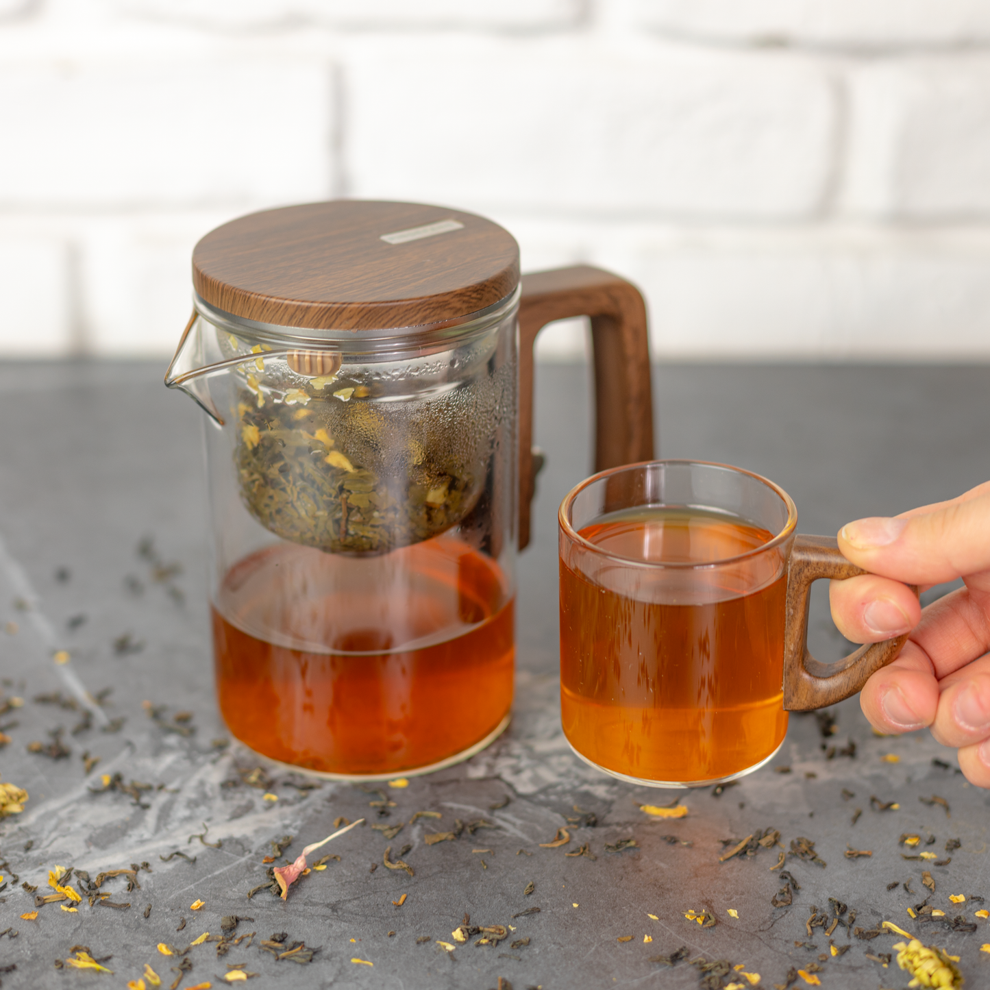 Skleněná konvička s magnetickým filtrem TeaFlow