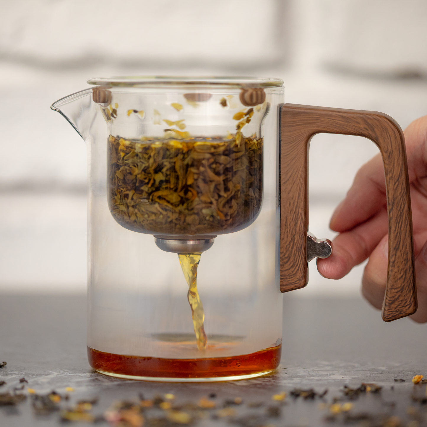 Skleněná konvička s magnetickým filtrem TeaFlow